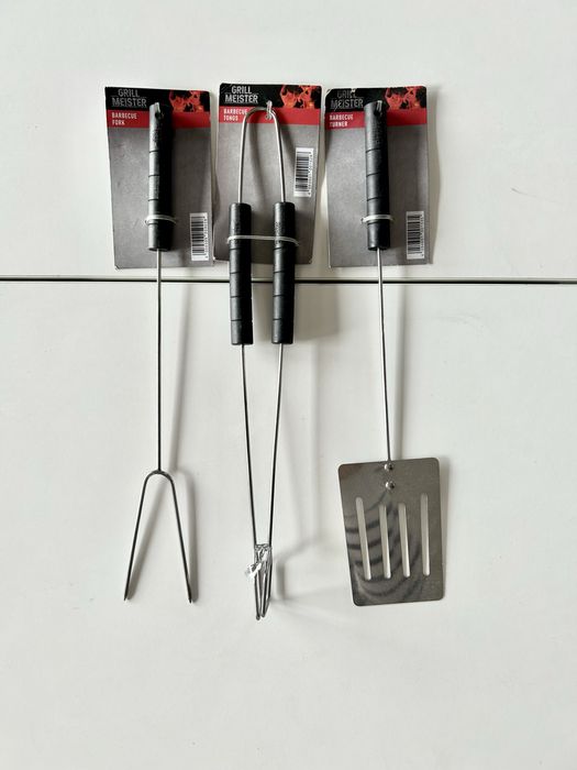 Zestaw akcesoriów do grilla szpikulec szczypce łopatka