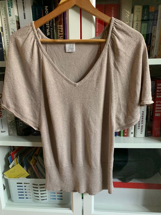 Błyszcząca szampańska bluzka top z dekoltem na Sylwestra Camaieu