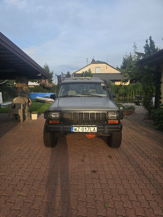 Jeep Cherokee