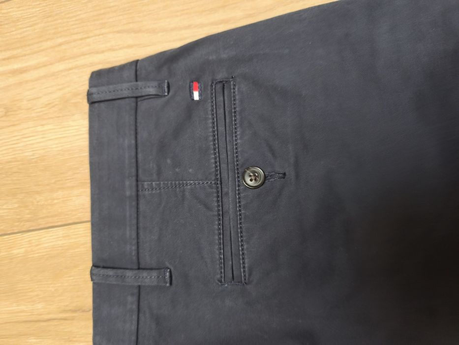Spodnie męskie Tommy Hilfiger chinosy 34/32