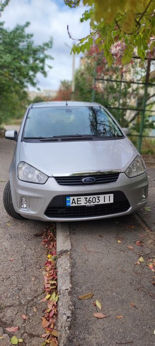Продам FORD C-MAX 2010 года 1.8 дизель