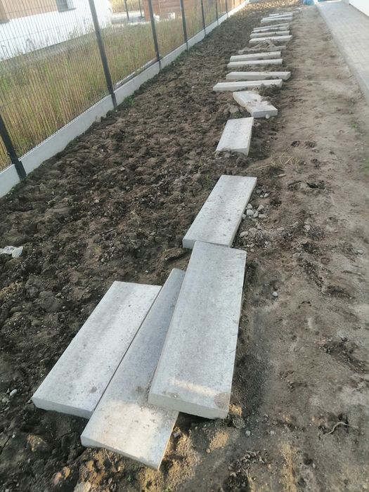 Krawężniki betonowe 18 sztuk - 100 x 30 x 8 cm