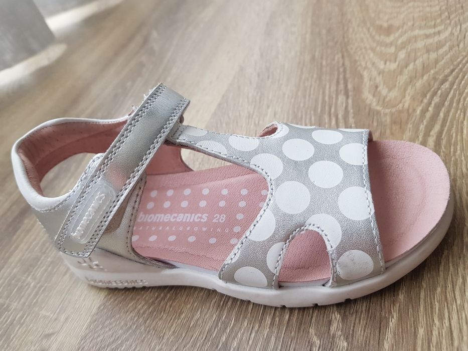 Sandalias Biomecanics  Prateadas ( como.novas)