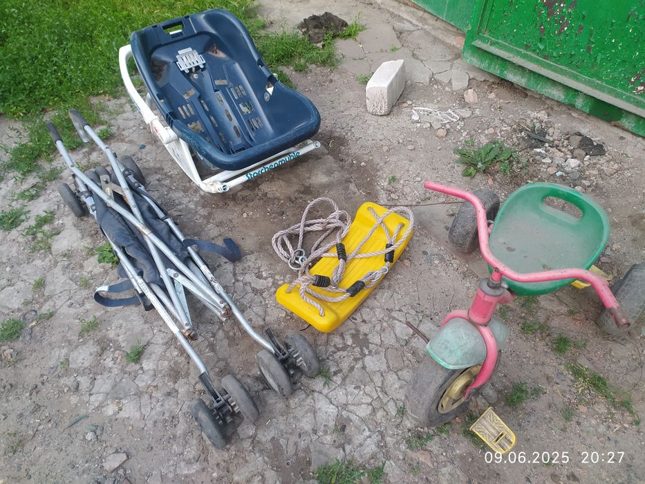 Іграшки,транспорт на запчастини