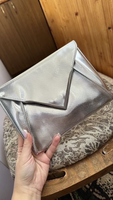Продам сумку клатч