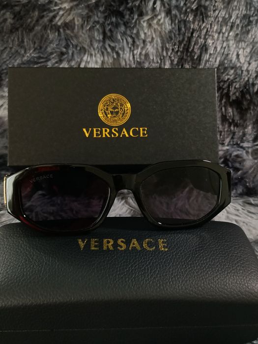 Óculos de Sol Retangulares PREMIUM – Total Black & Dourado (Full Set)