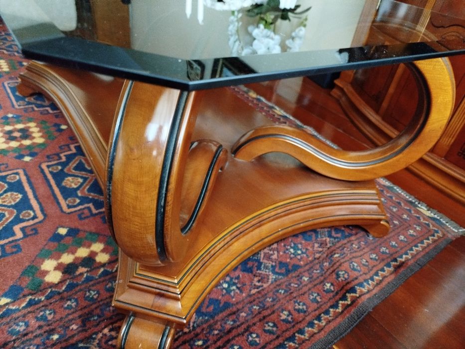 Mesa de sala de visitas