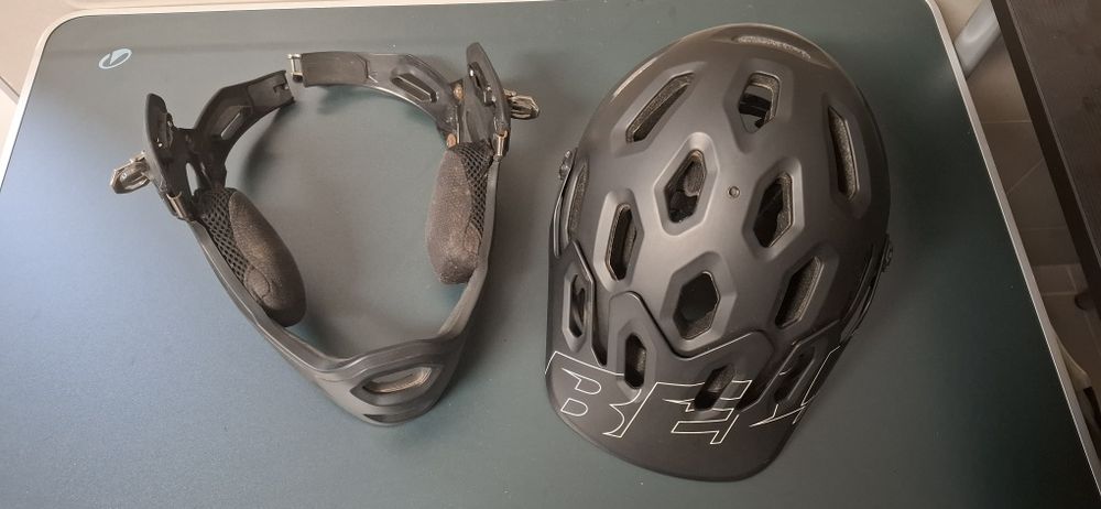 Capacete Bell usado