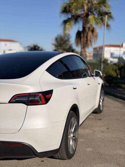 Tesla Model Y  RWD  - IVA Dedutivel