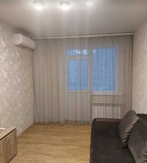 Квартира з новим євроремонтом , в новобудові !