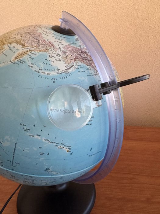 Globo terrestre iluminado