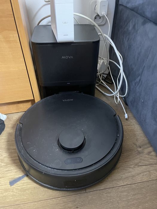 Robot sprzatajacy Mova e20 plus kupiony rok temu w rtv euro agd