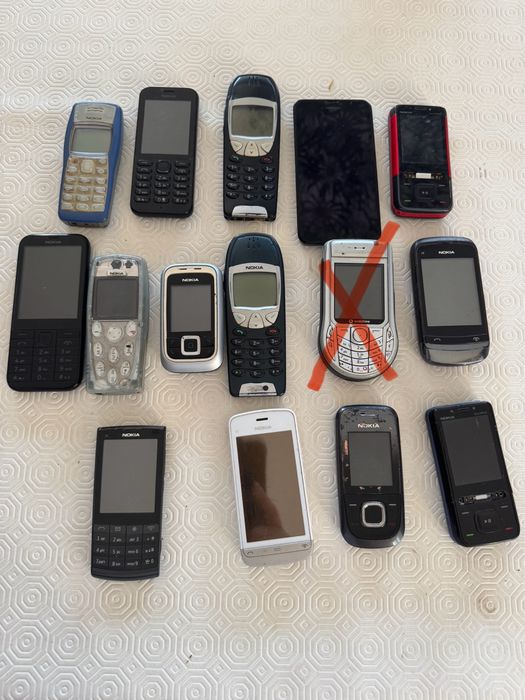 Lote 14 Nokias p/ colecionadores ou p/ peças