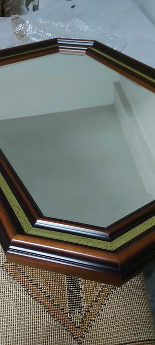 Espelho castanho e dourado