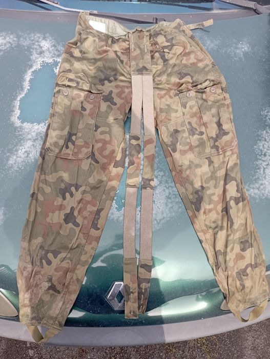 Spodnie wojskowe na szelkach