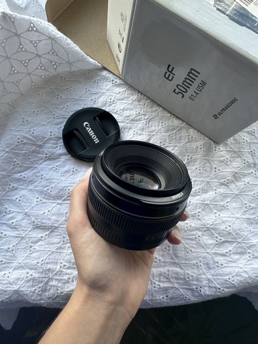 Обʼєктив Canon 50 mm 1.4