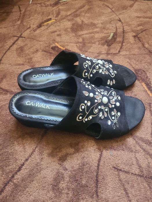 шльопанці жіночі замшеві