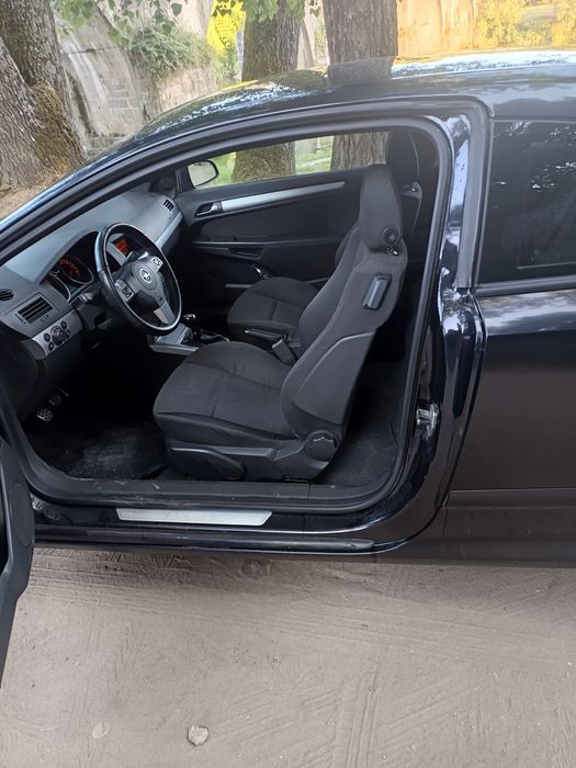 Opel Astra GTC H 1.7 125cv (150000klm) negociável