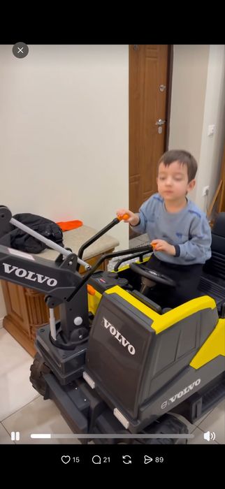 Дитячий ескаватор на акумуляторі