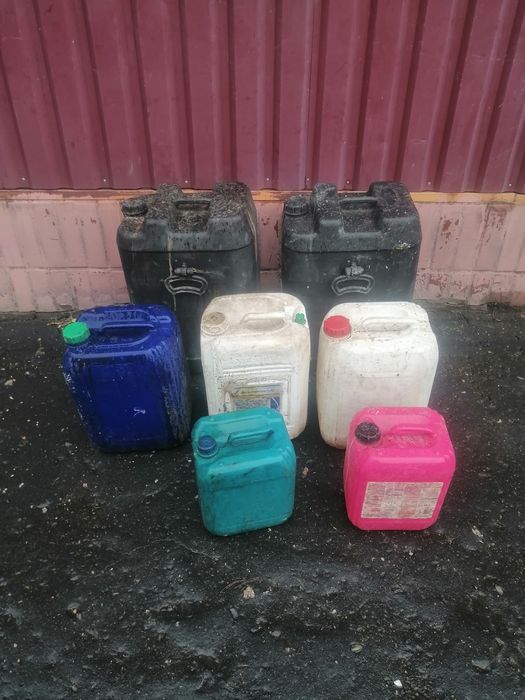 Продам каністри різні