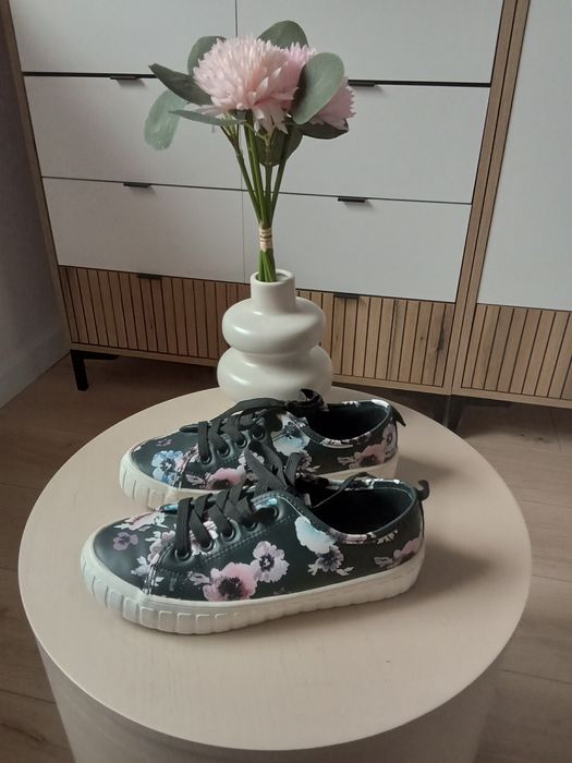 Buty dziewczęce sznurowane na wiosnę lato kwiaty H&M rozmiar 35
