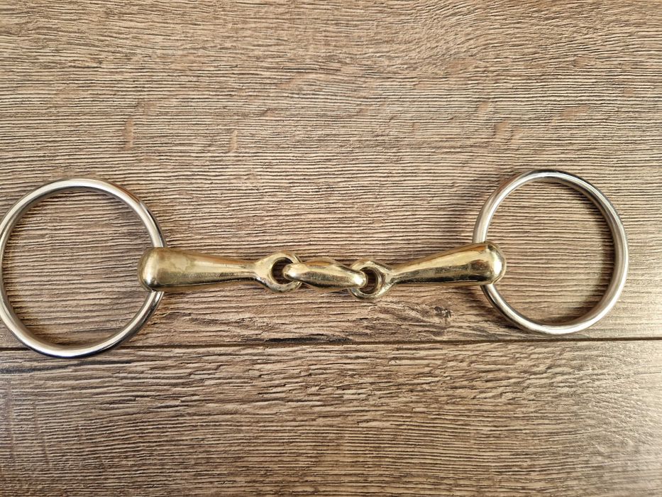 Nowe wędzidło podwójnie łamane