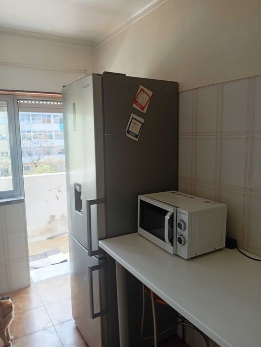 Alugo quarto leiria
