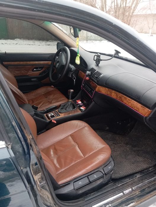 Продам BMW 525 е39