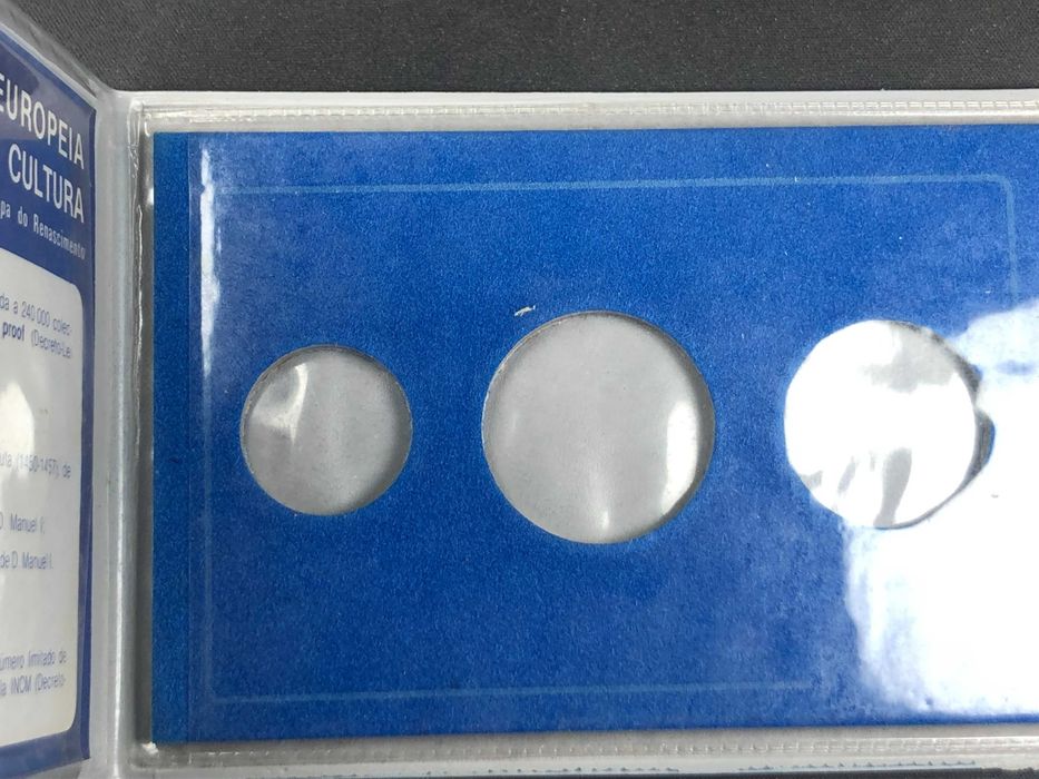 Várias carteiras vazias para moedas de escudos - OFICIAIS