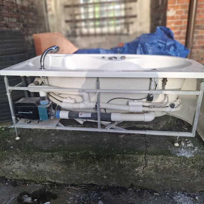 Sprzedam wannę z hydromasażem