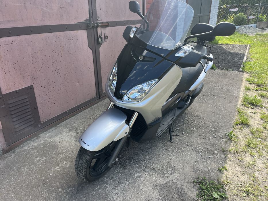 Yamaha X-max 125