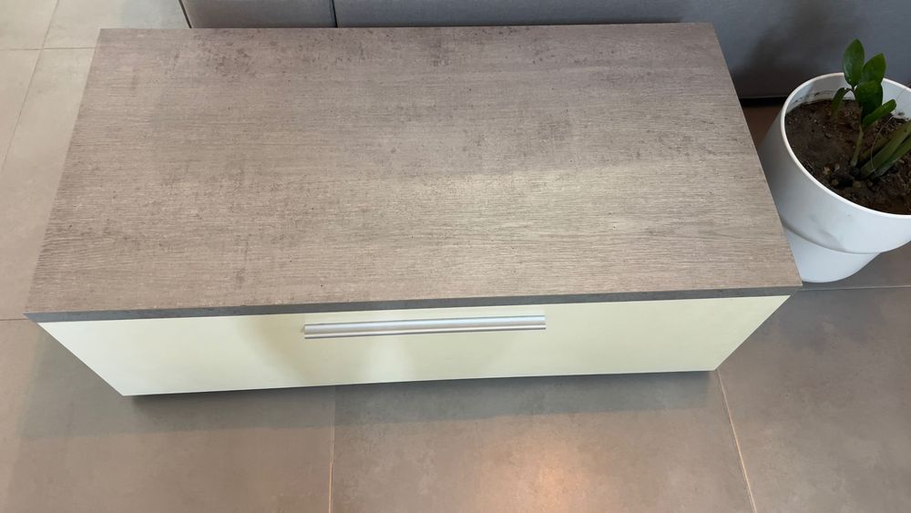 Móvel com porta 90x50