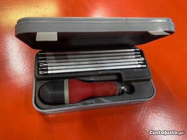 Conjunto de Chaves de Fenda Multifuncional com Estojo