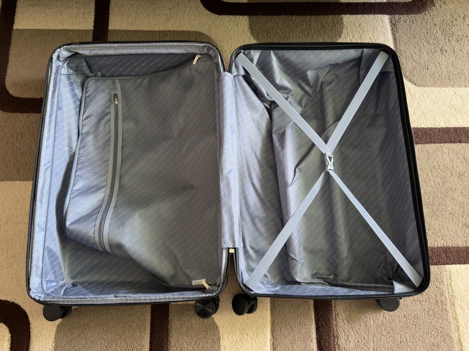 Валіза HealSmart 28" чорна | Велика | ABS | TSA замок | 4 колеса