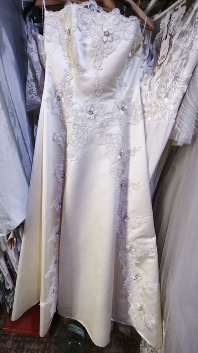 Весільні сукні розпродаж