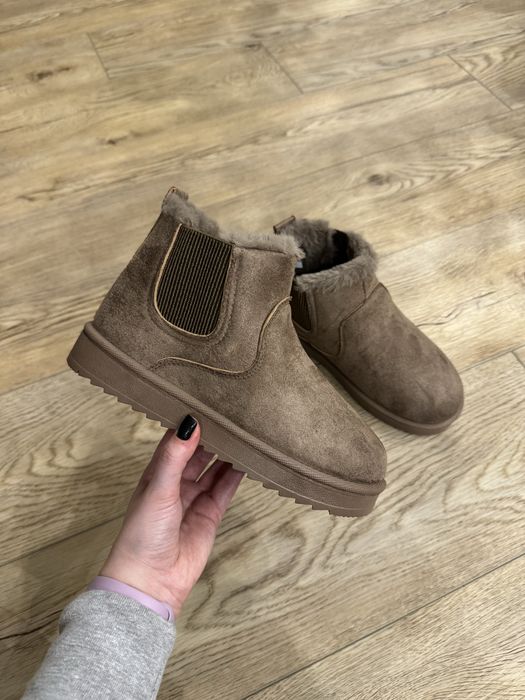 Nowe brązowe zamszowe zimowe śniegowce buty za kostkę z futerkiem 36