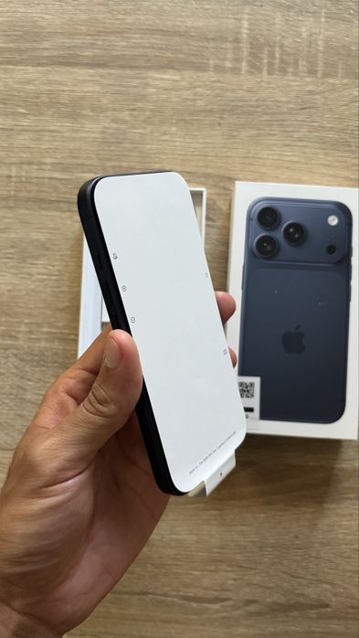iPhone 17 Pro Deep Blue - C/ 14 Ciclos de Carga