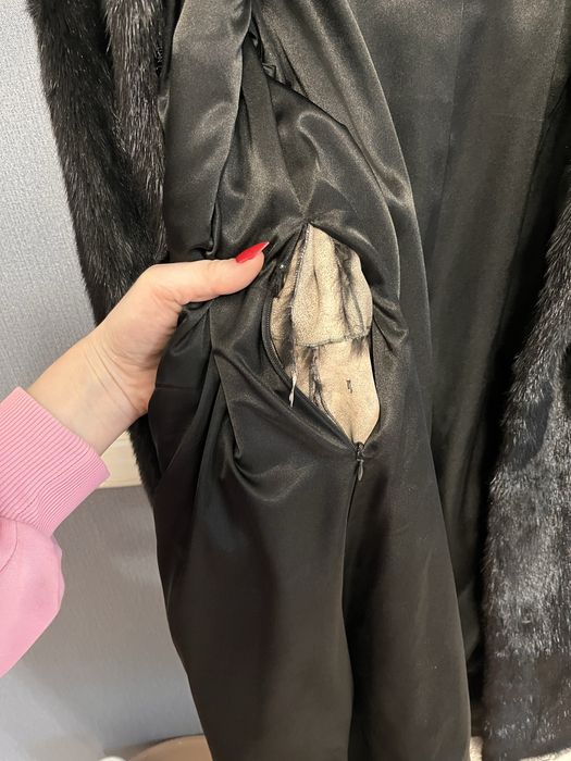 Продам норкову шубу