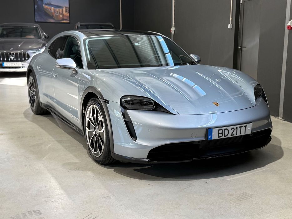 Porsche Taycan Cross Turismo 4