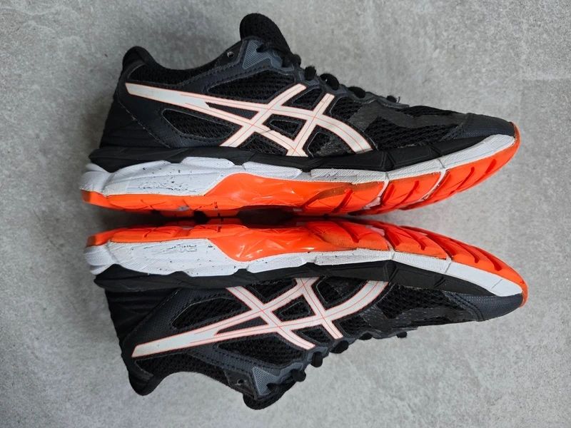 Buty Asics do biegania rozm. 38 sportowe running shoes
