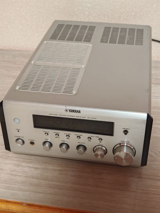 Стерео ресивер Yamaha RX-E410 Piano Craft