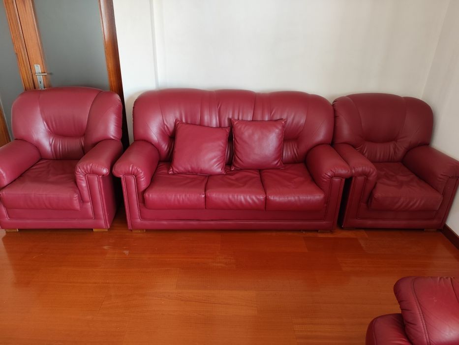 3 Sofás em Pele como novos