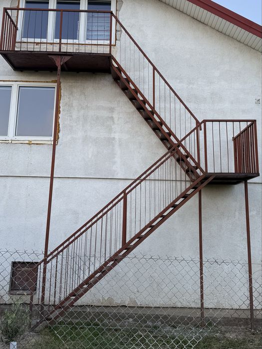 Schody metalowe zewnętrzne dwubiegowe H=545 cm | Zdemontowane Lipno