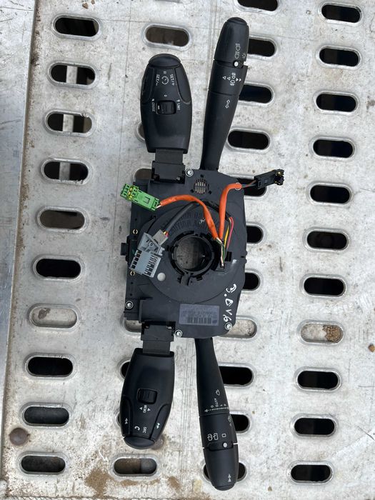 Przełącznik zespolony PEUGEOT 407\ CITROEN C5  COM2003