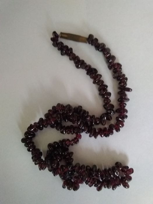 Продам бусы гранат