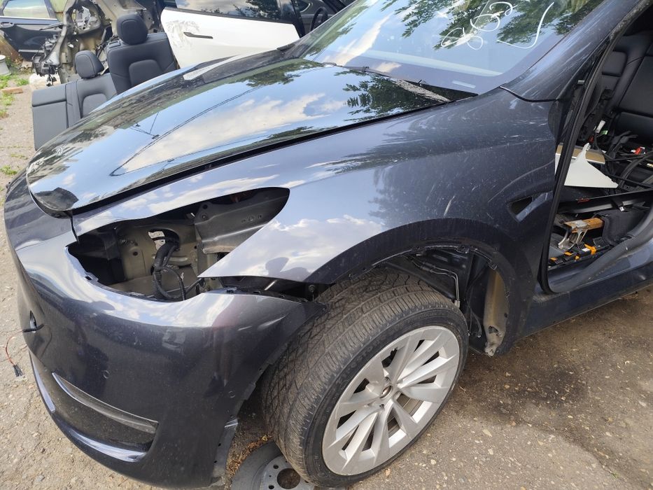 Крила Tesla model Y 3