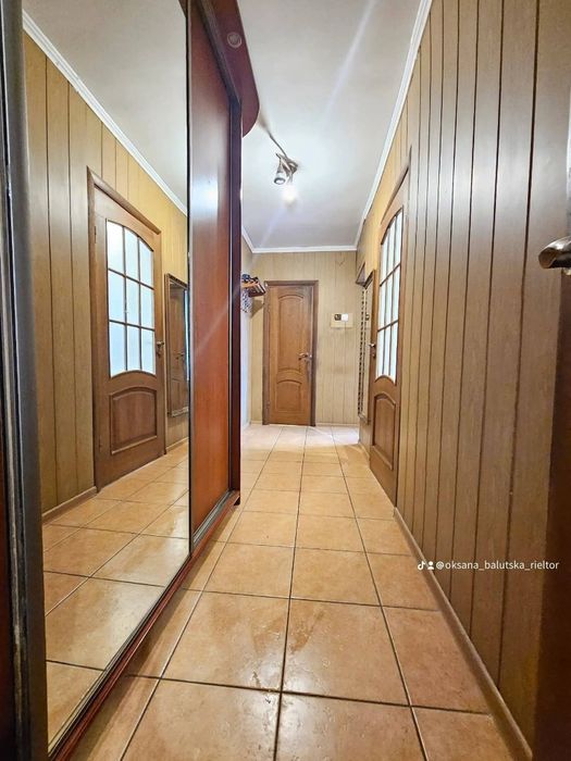 Продам 2-кім квартиру, район 8-9 школи, будинок ОСББ