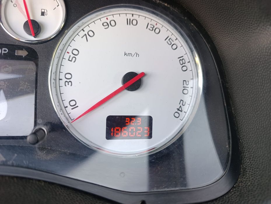 Peugeot 307 impecável