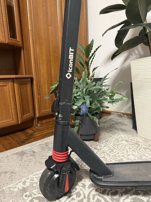 Електросамокат iconBIT Kick Scooter TT V3