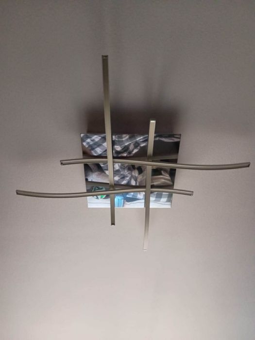 Lampa led srebna